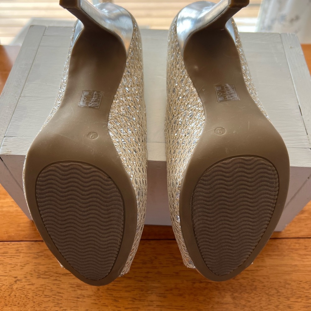Brooks Gold/Silver Peep Toe Heels - Picture 4 of 4
